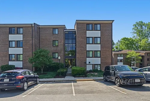 1425 Northgate Sq #1A Photo 1