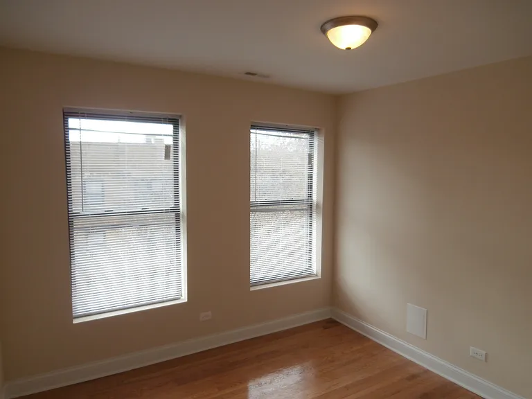 1110-1114 W Balmoral Ave #3 — Photo 4