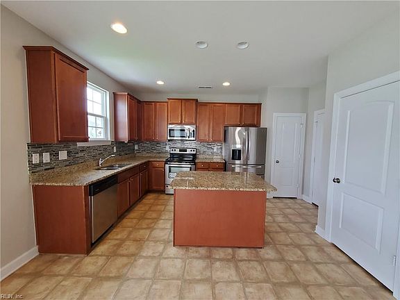 3rd image of 2861 Cross Landing Dr
