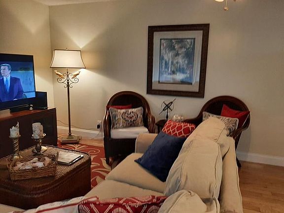 4th image of 955 Egret Cir APT 301