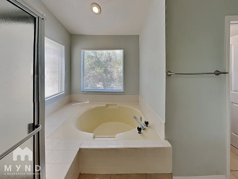 2611 Ashmoore Dr — Photo 20
