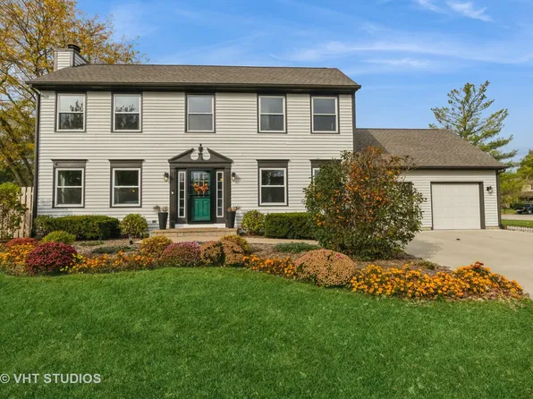 2 Coral Reef Ct, Grayslake, IL 60030