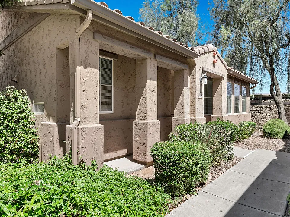 10132 E Isleta Ave