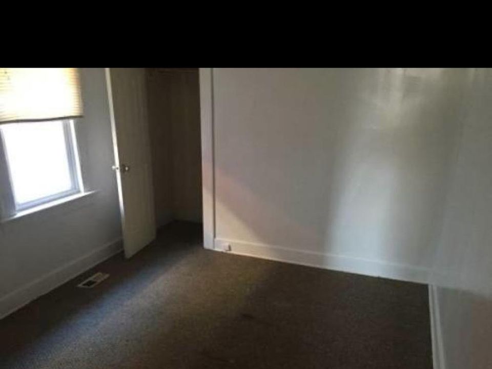 2nd image of 3866 Adams St