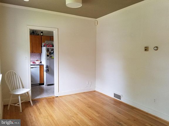 4th image of 1243 N Vermont St