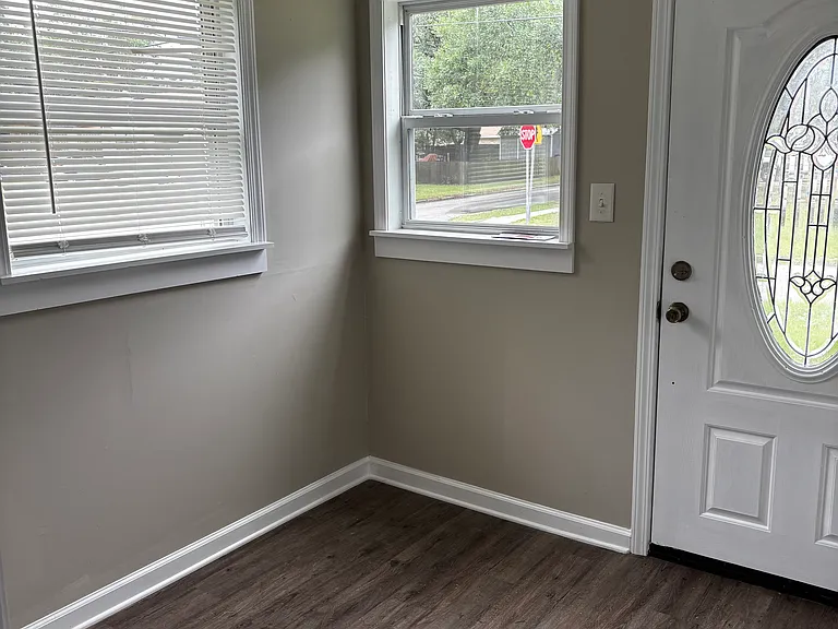 2304 Tyler Ave — Photo 9