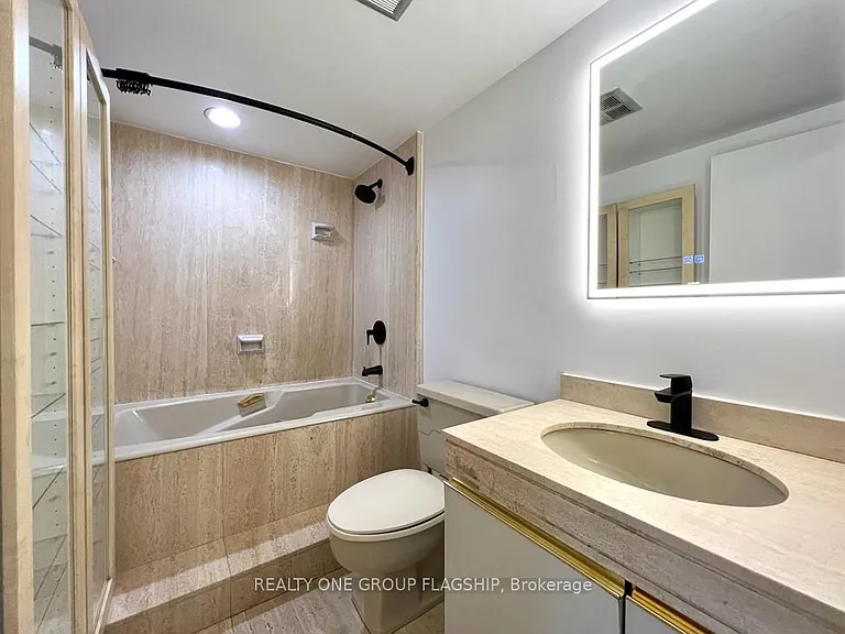 65 Harbour Sq S #2007 — Photo 11