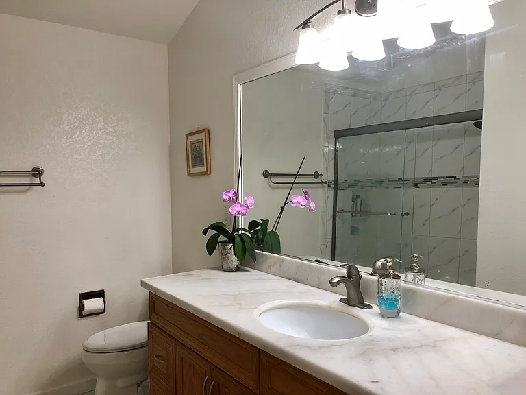 1211 Crescent Ter — Photo 9