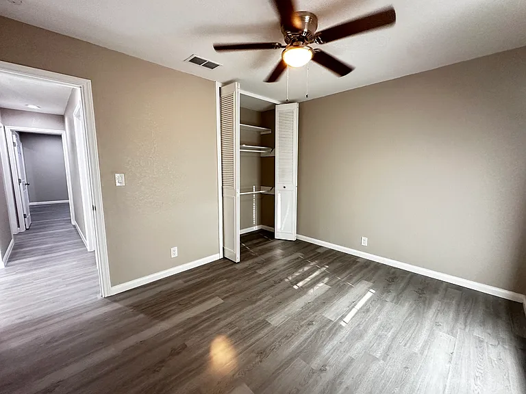 8426 Glen Ct — Photo 25