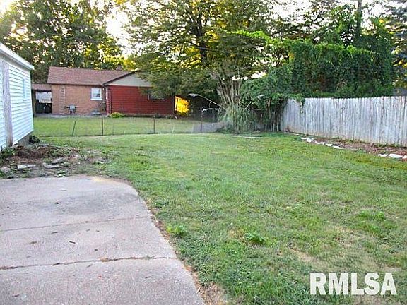 3rd image of 3211 N Twelve Oaks Dr