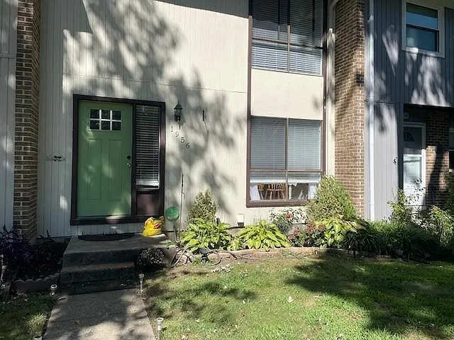 1956 Cambridge Dr