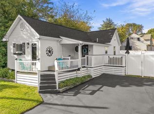 37 Oxford Ave, Warwick, RI 02889