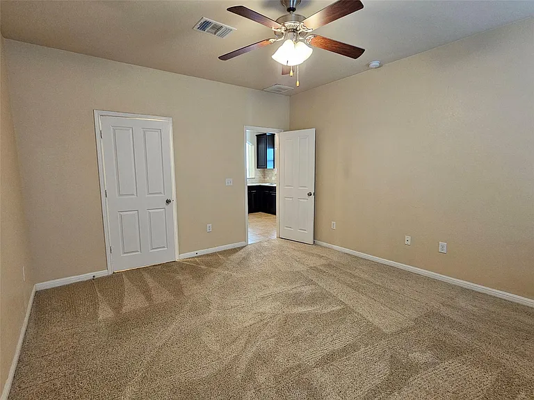 808 Lost Pines Ln — Photo 18