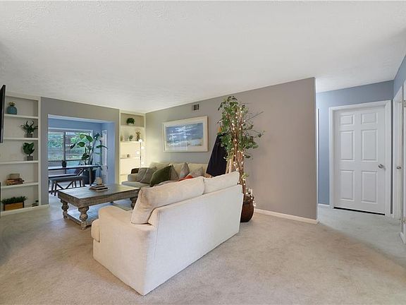 5th image of 8740 Roswell Rd Unit 10B