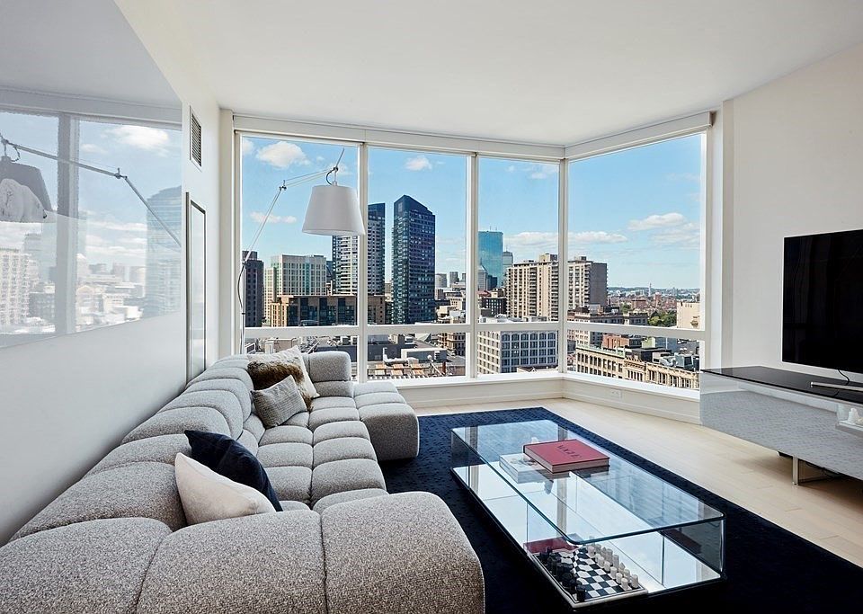 1st image of 1 Franklin St #2011