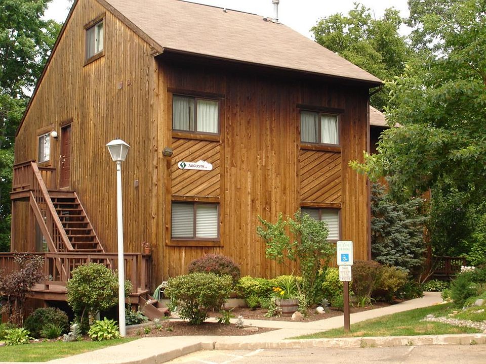 1st image of 5 Augusta Dr Unit 3 #3