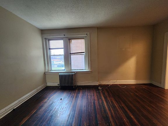 4th image of 1579 Chapel St #106