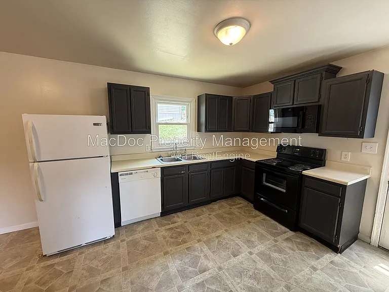 11001 Westminster Ct — Photo 3