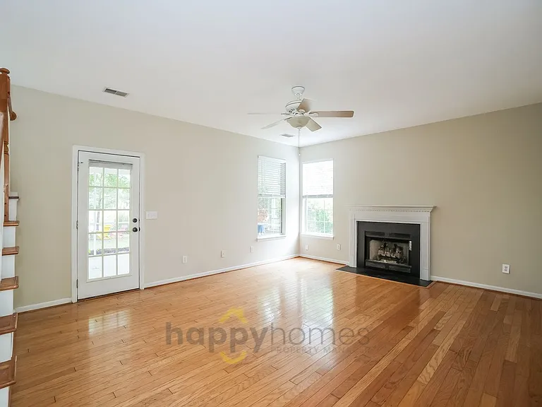 1481 Endicot Way — Photo 7