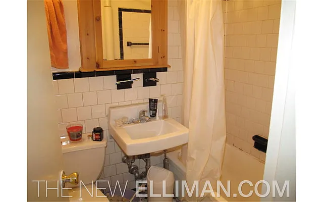 Rented by Douglas Elliman | media 26