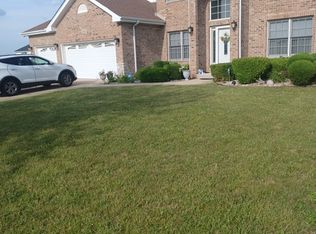 24385 Newport Dr, Crete, IL 60417