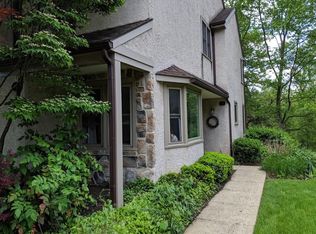 20 Woodstream Dr, Chesterbrook, PA 19087