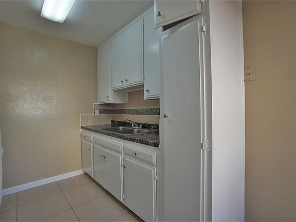 5th image of 375 S 49th St APT 8