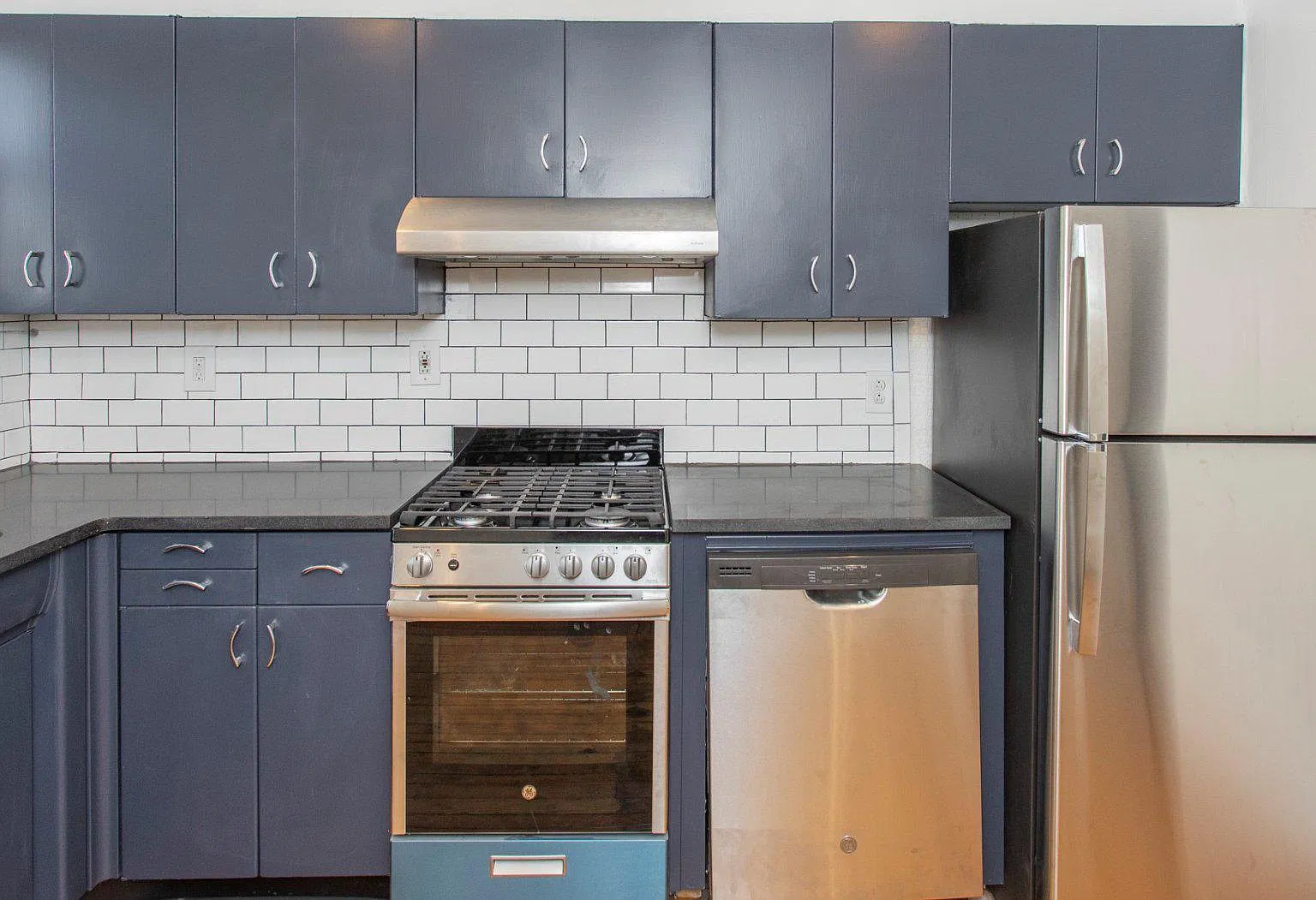 3 bed, 1.5 bath, 872 sqft, $1,700 — Photo 1
