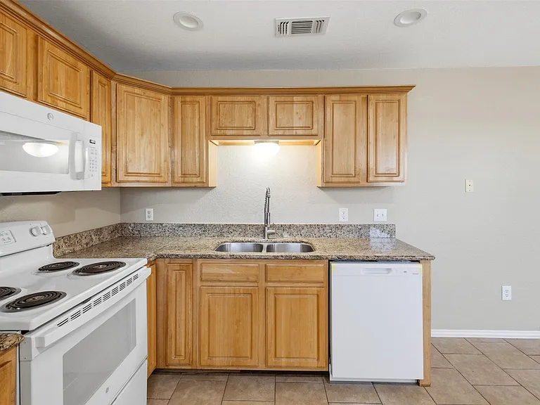 2803 Wayside Ave — Photo 14