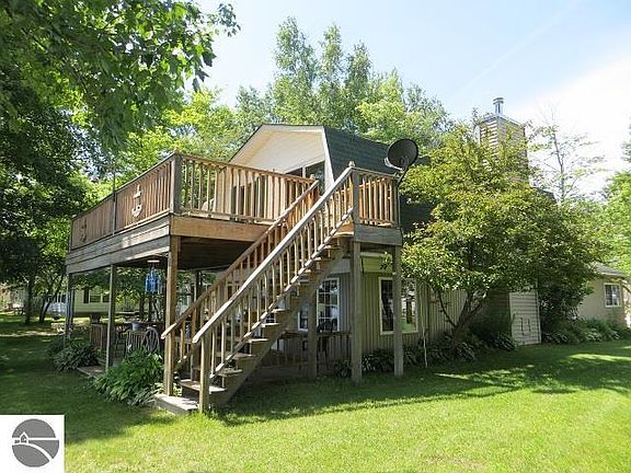 2nd image of 642 N Lakeview Dr