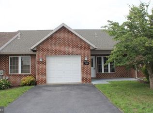 1184 Hollywell Ave, Chambersburg, PA 17201
