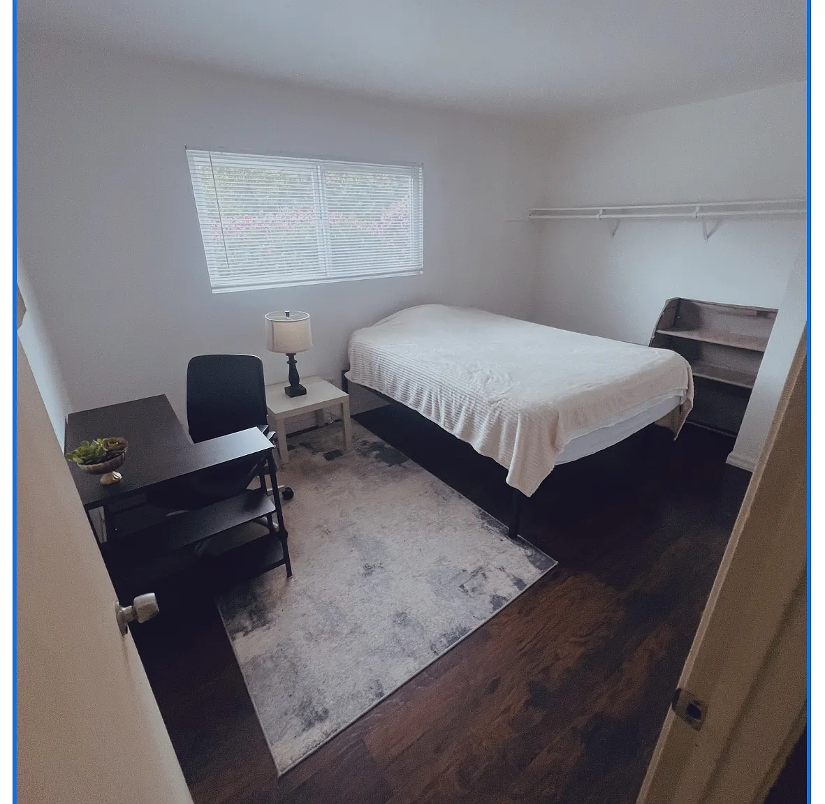 3 bed, 2500 sqft, $1,500 — Photo 4