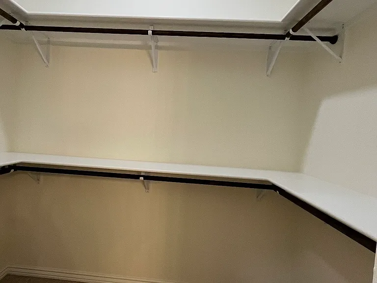Walking Closet