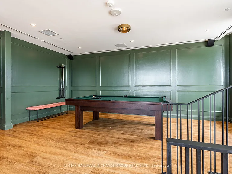665 Queen St E #401 — Photo 15