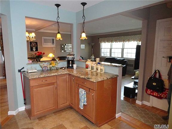 5th image of 18 Sandalwood Ave