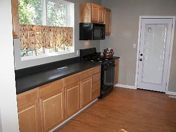 2nd image of 4020 Schiller Pl