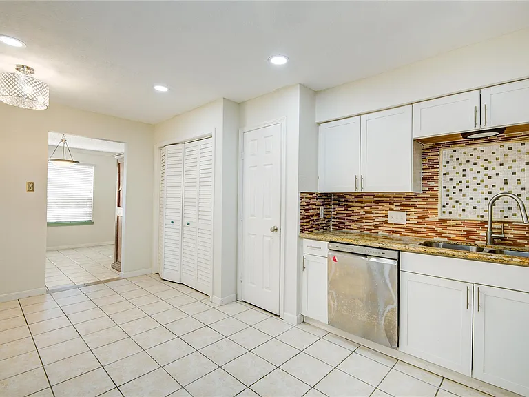 2114 Greenbriar Colony Dr — Photo 15