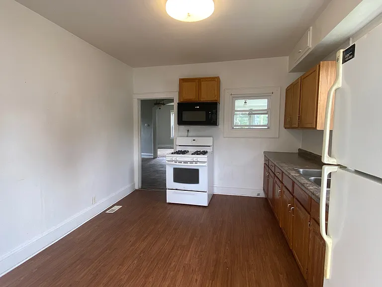 726 N Waterloo St #1 — Photo 2
