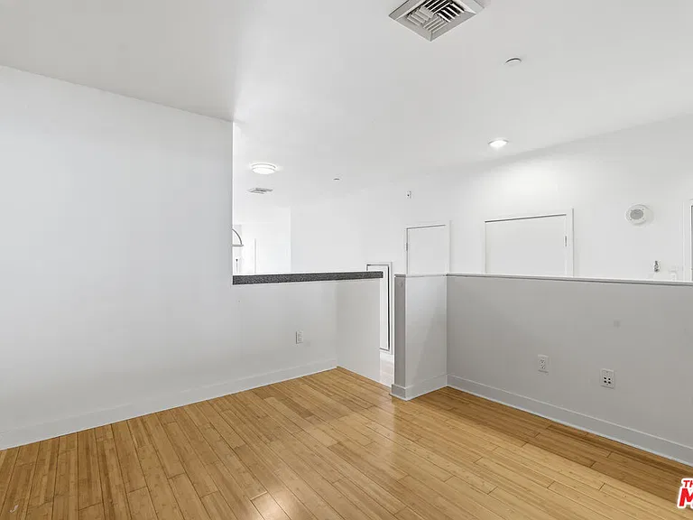 3810 Wilshire Blvd #1609 — Photo 16