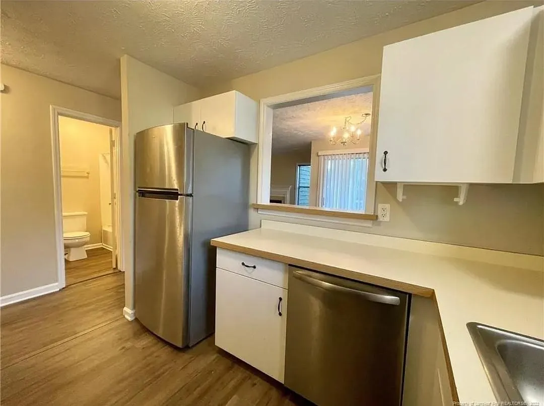 2 bed, 1050 sqft, $1,075 — Photo 2