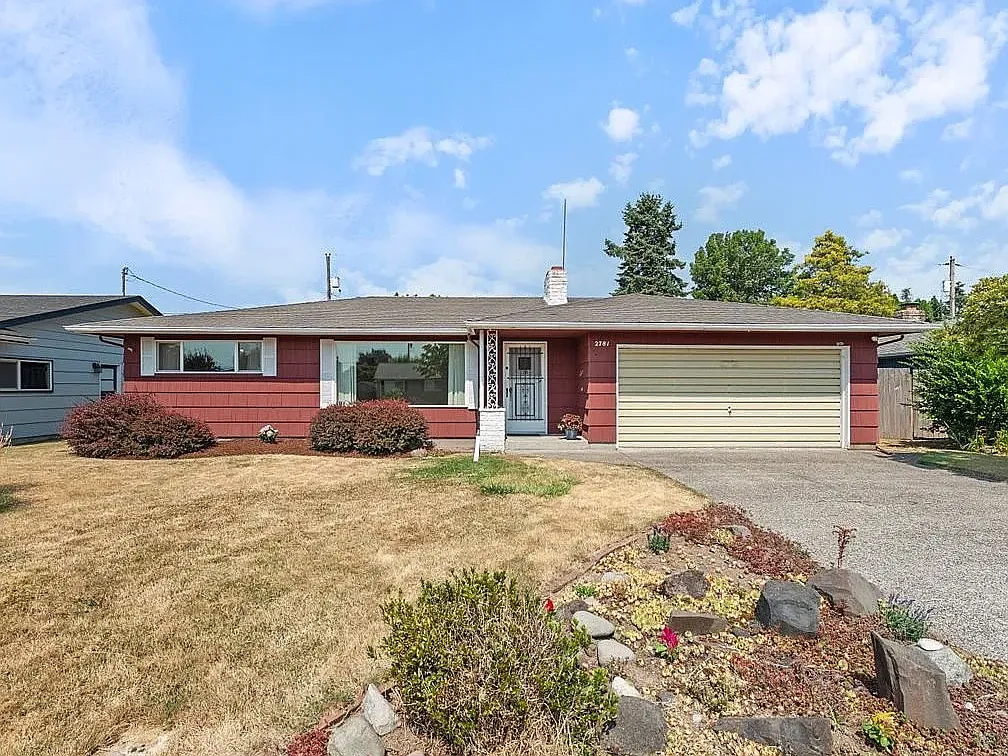 3 bed, 1.5 bath, 1260 sqft, $2,190 — Photo 1