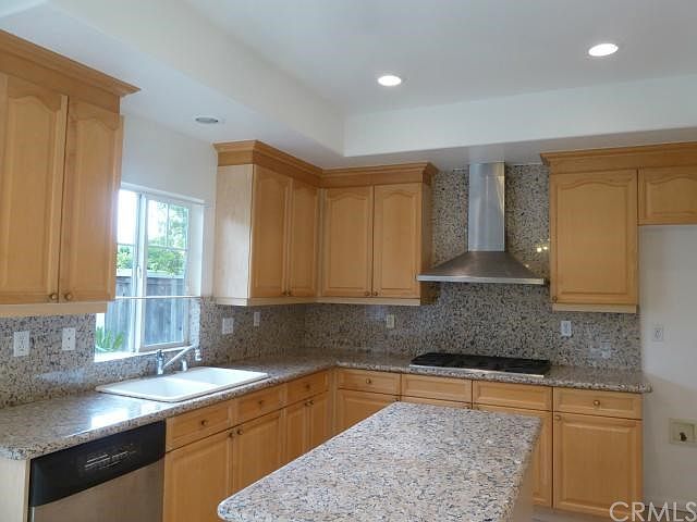 1st image of 3923 Emerald St
