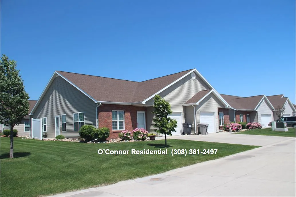 3 bed, 1305 sqft, $1,800 — Photo 1