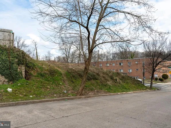 6000 N Hutchinson St, Philadelphia, PA 19141