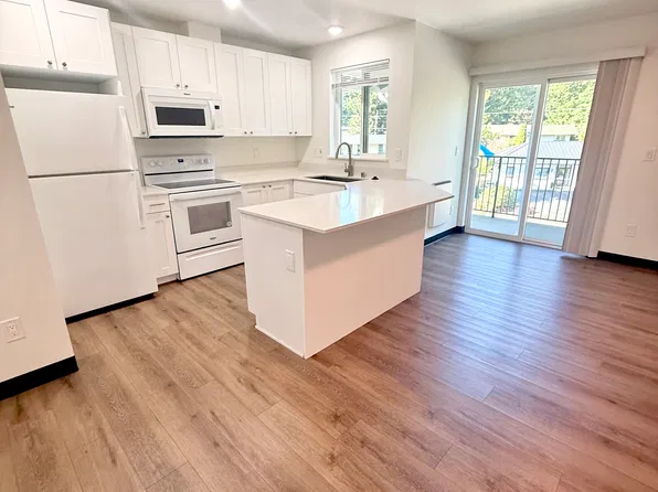 23830 Edmonds Way #303, Edmonds, WA 98026