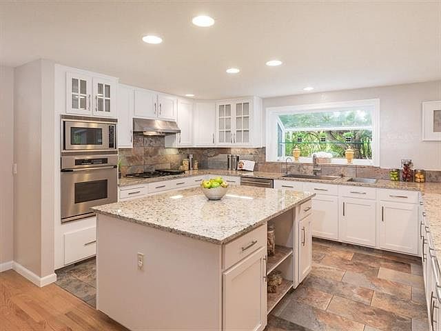 1st image of 20957 Fairwoods Ct