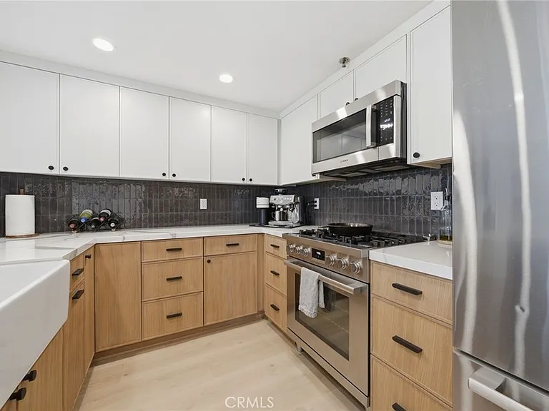 345 Avocado St #101A — Photo 7