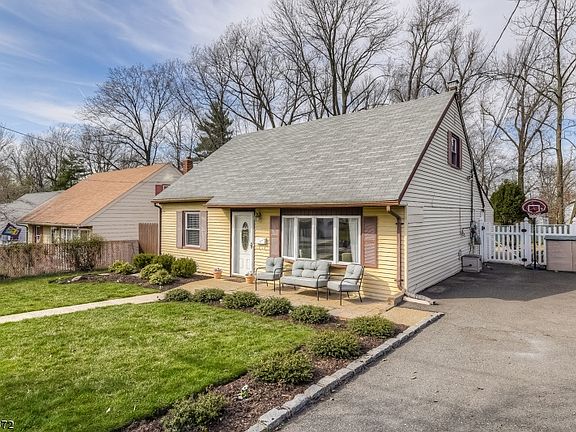 2nd image of 42 Sweetwood Dr