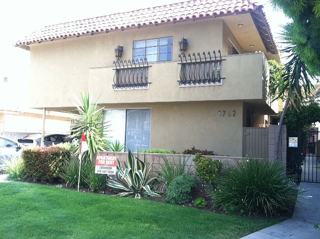 1st image of 3752 Mentone Ave APT 3