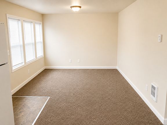 4th image of 2831 N Oak Harbor Rd